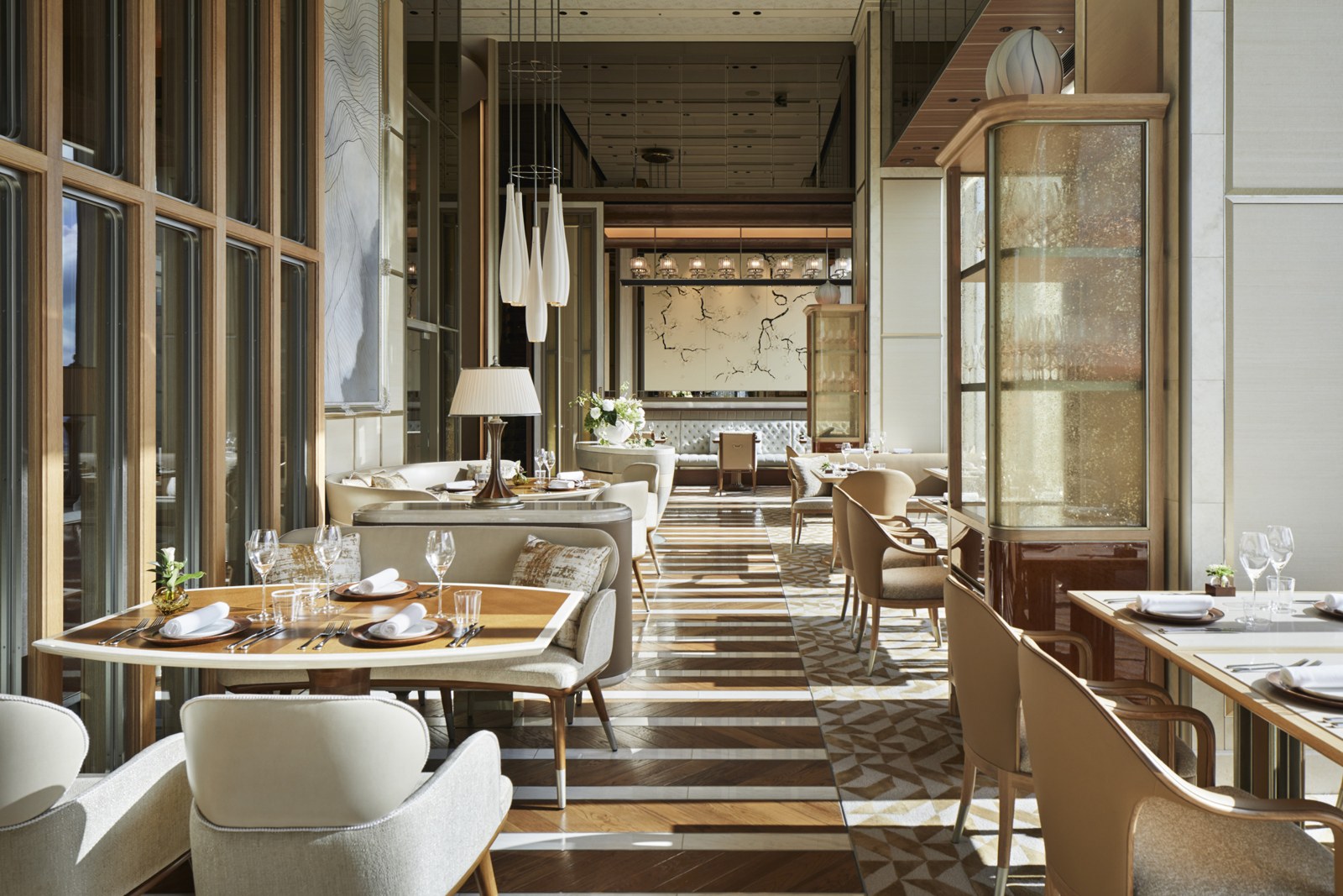 est dining room at Four Seasons Hotel Tokyo at Otemachi