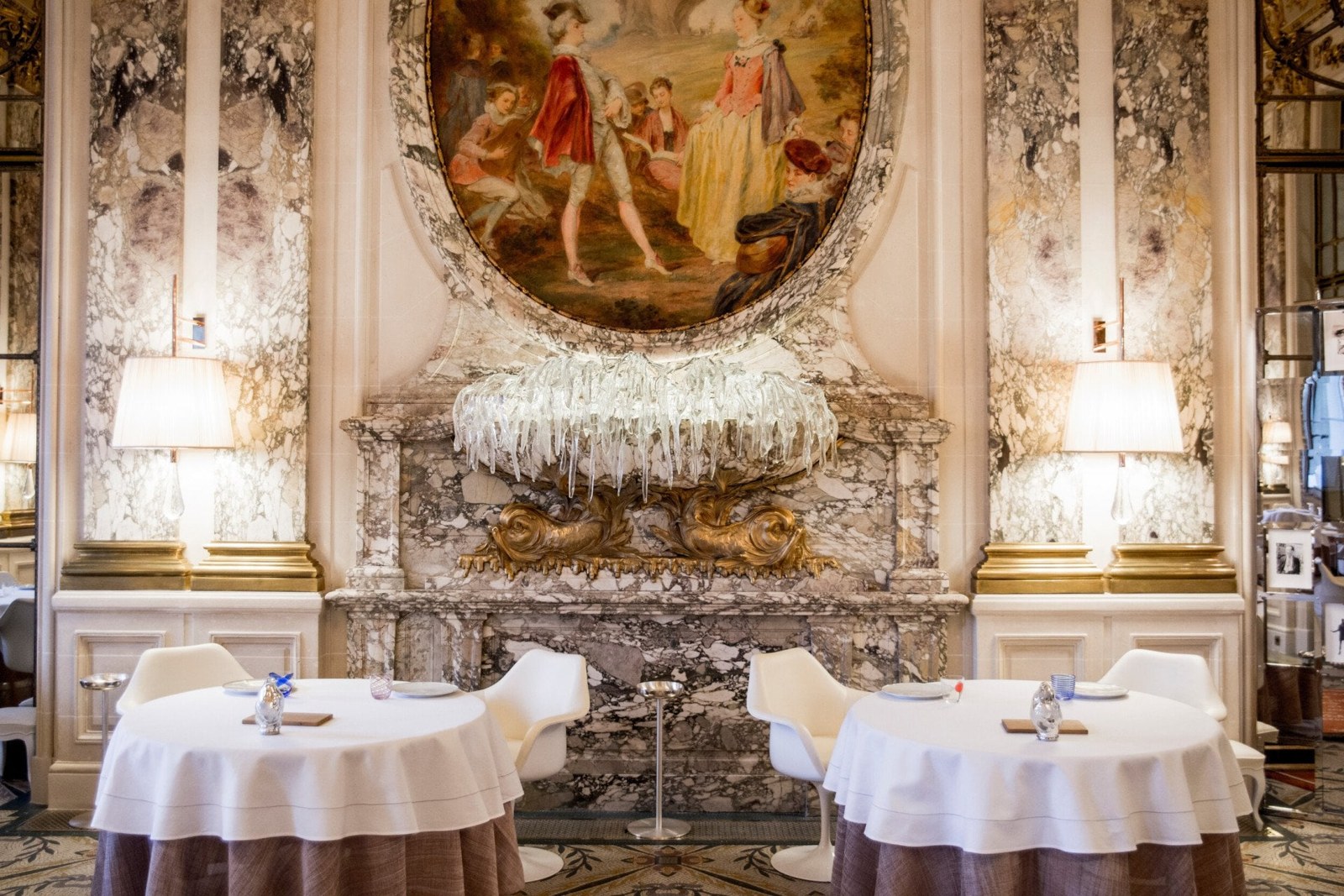 Restaurant Le Meurice Alain Ducasse dining room at Le Meurice